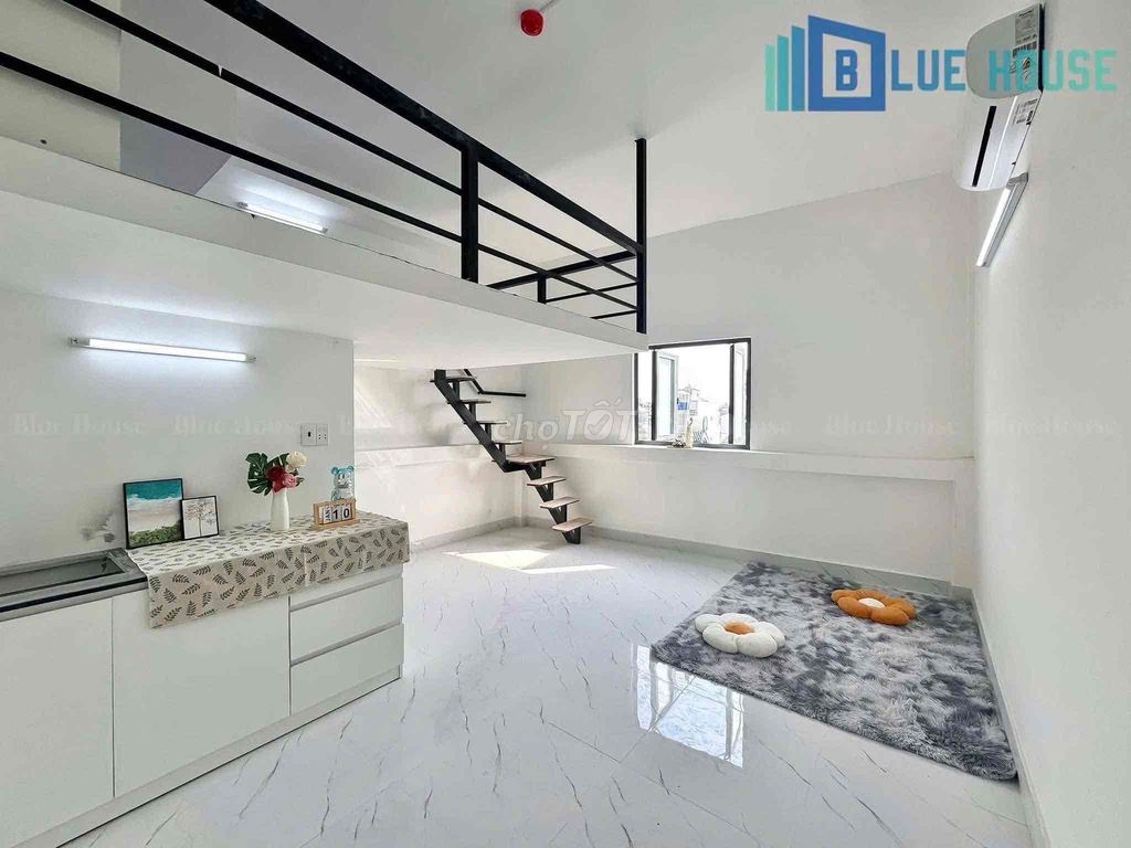 Phòng trọ có gác giá rẻ 28m² ngay Tân Hương chỉ 3.7 triệu - Cửa sổ trời thoáng mát!