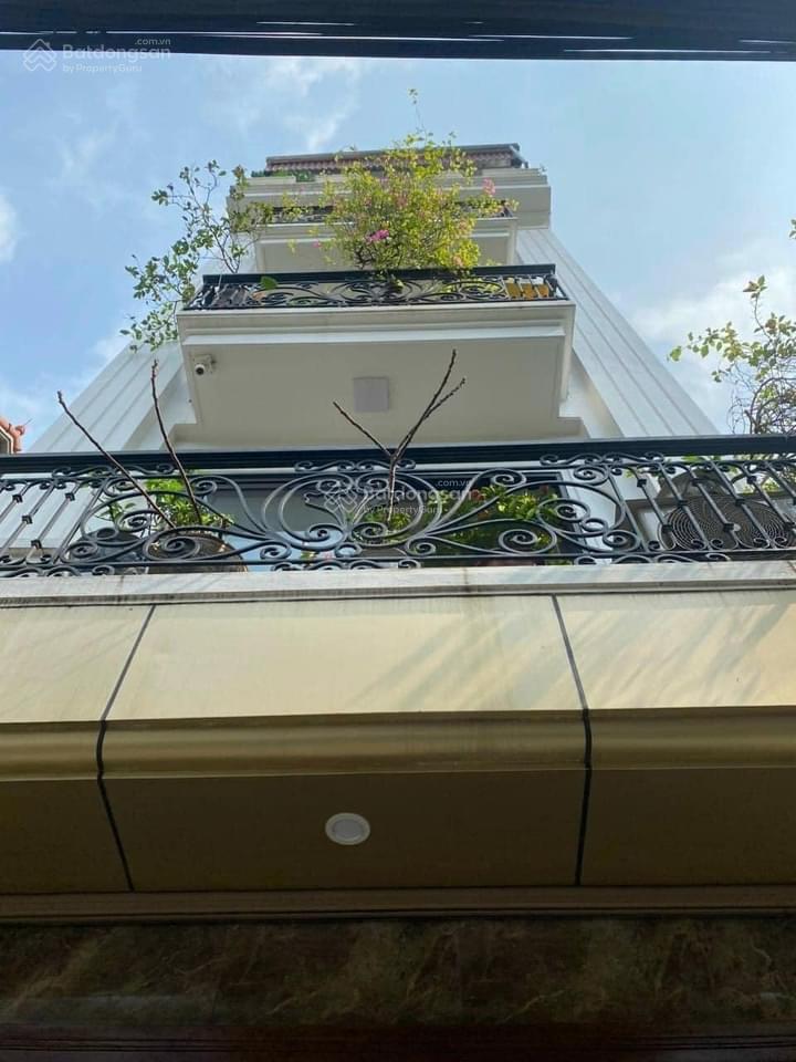 Cho thuê nhà phố Ái Mộ Bồ Đề 62m² chỉ 22 triệu - Full nội thất hiện đại!