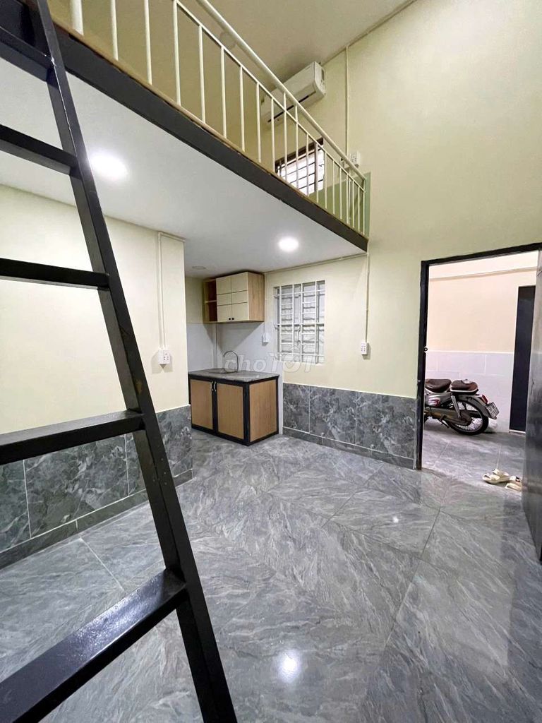 Cho thuê duplex gác cao tại Trường Thọ, Thủ Đức - Giá 4.2 triệu, sạch sẽ, tiện nghi!