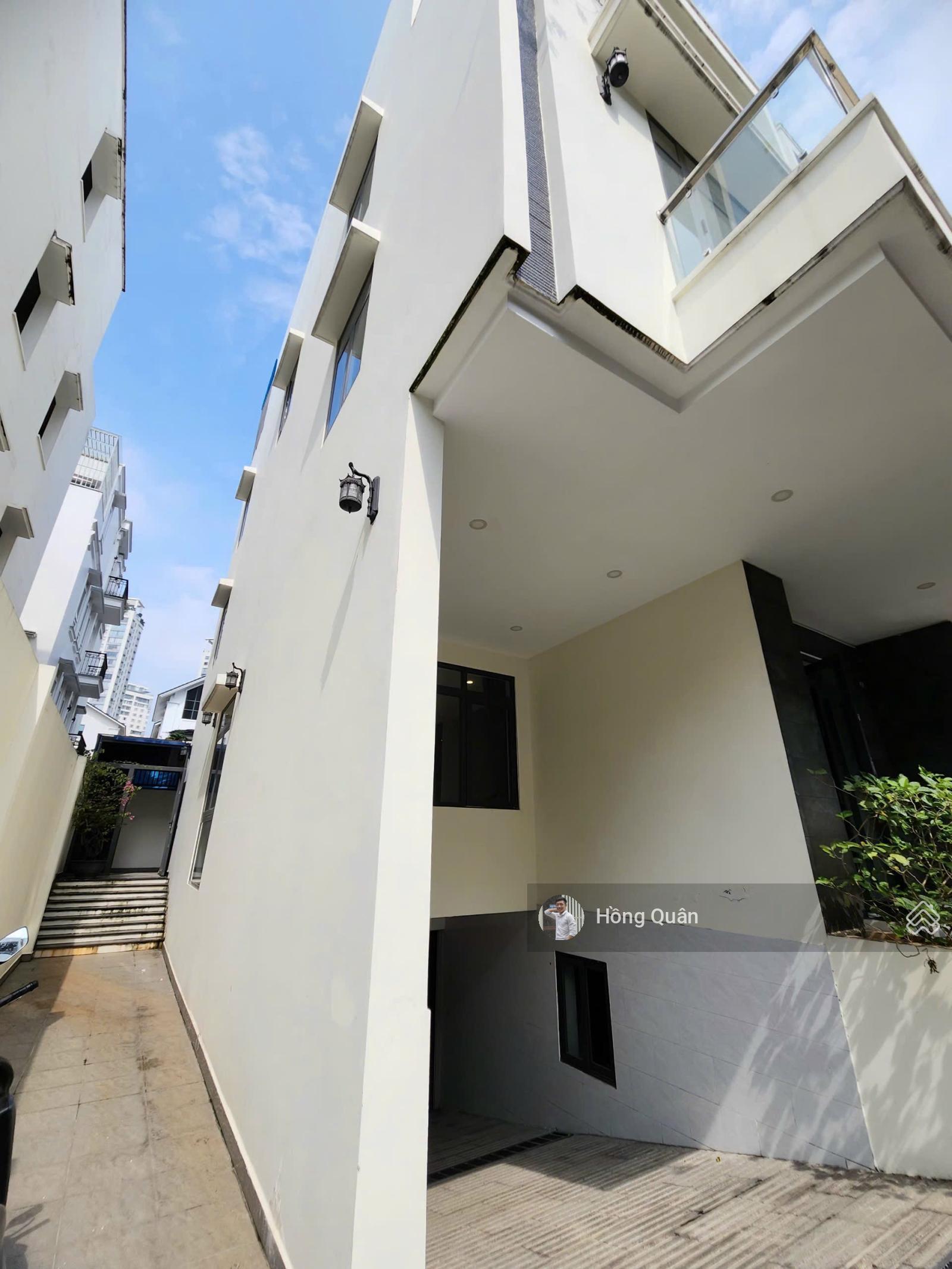 Cho thuê nhà mặt tiền Trương Văn Bang 350m² - Thang máy, 4 tầng, chỉ 65 triệu!