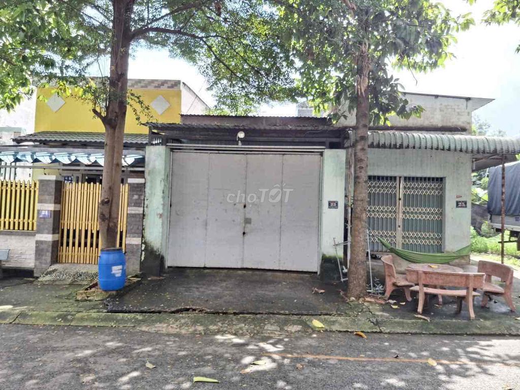 Nhà mặt tiền kinh doanh khu Biconsi, Dĩ An 125m² giá 4.65 tỷ - Đầu tư sinh lời ngay!