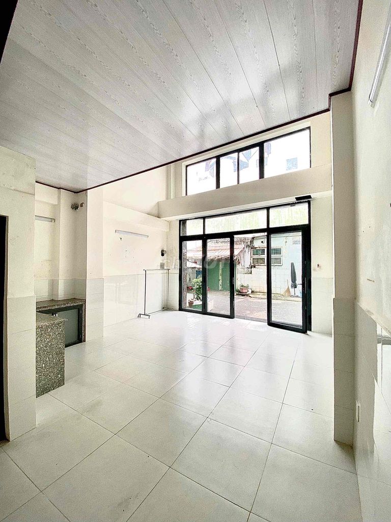 Mặt bằng cho thuê mặt tiền Đường Cộng Hòa 3, Tân Phú 30m² - Kinh doanh ngay lập tức!