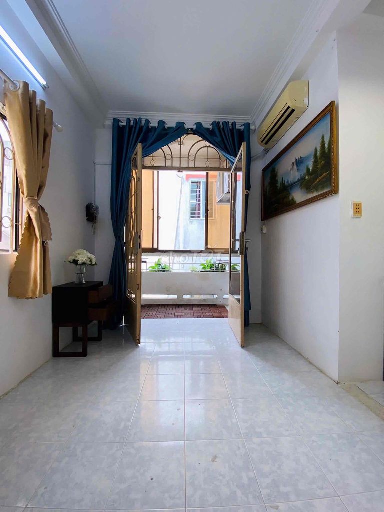 Căn hộ cho thuê 27m² đường Trần Đình Xu, Q1 - Ban công thoáng mát, đầy đủ nội thất!