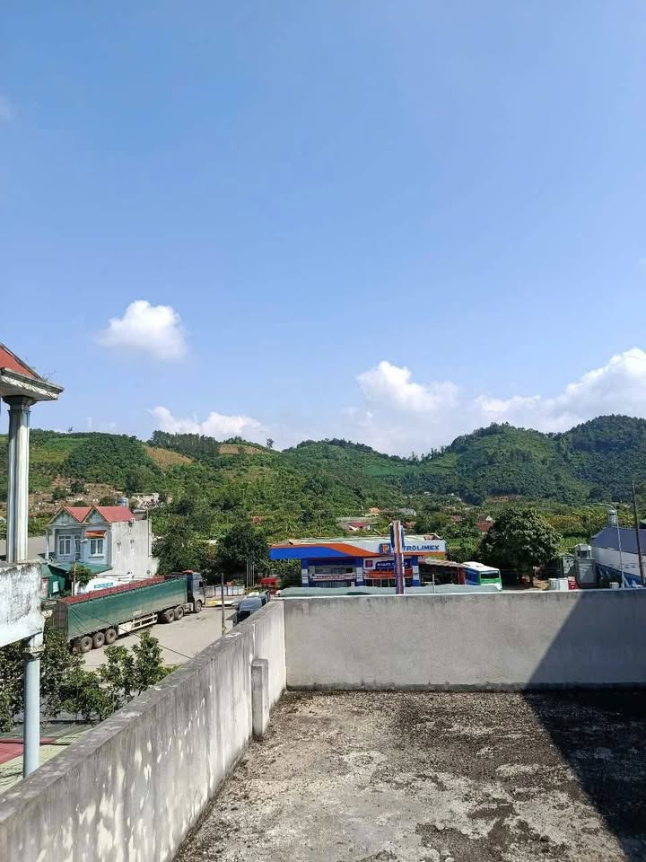 Nhà mặt đường Quốc lộ 6, Mai Sơn, Sơn La 150m² giá chỉ 2 tỷ - Đối diện cây xăng Nà Si!