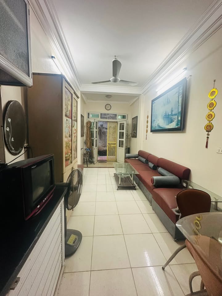 Nhà nguyên căn 30m² tại ngõ 109 Âu Cơ giá 9 triệu - Không gian thoải mái, tiện nghi