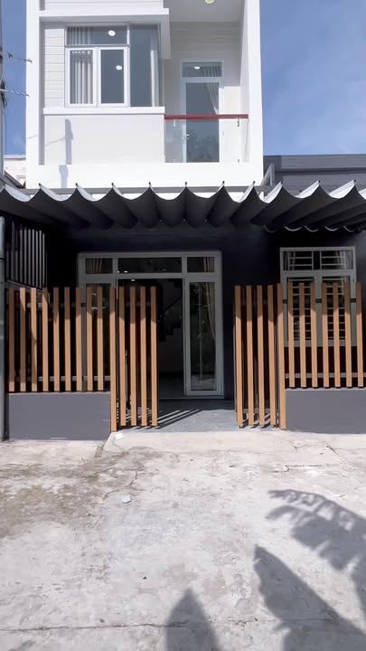 Nhà 1 lầu đường Bờ Hồ, Phường Mỹ Thới, 92m² giá 2.1 tỷ - Ô tô vào tận nhà!