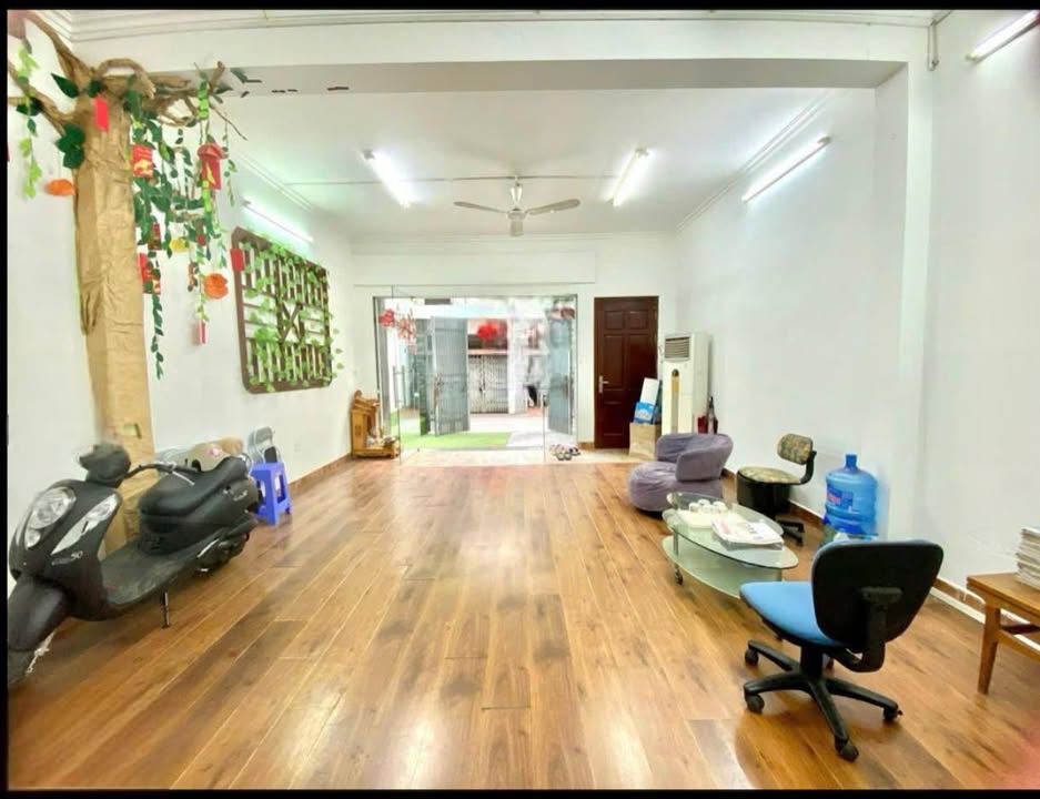 Văn phòng cho thuê tại ngõ 136 Lê Trọng Tấn, 100m² giá 15 triệu - Phù hợp mọi ngành nghề!