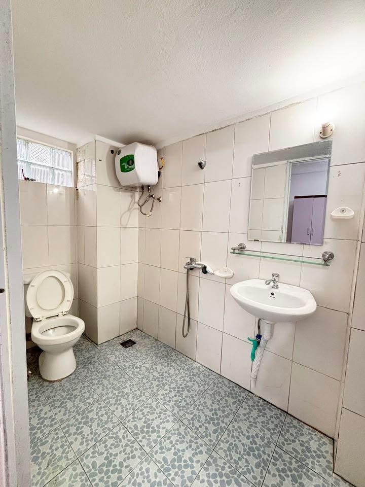 Phòng cho thuê tại Dương Quảng Hàm, Cầu Giấy 4 triệu - Sẵn sàng ở ngay!