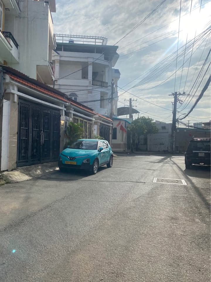 Nhà 4 tầng Hiệp Bình Chánh 130m² giá 10 tỷ - Khu dân cư an ninh, gần chợ!