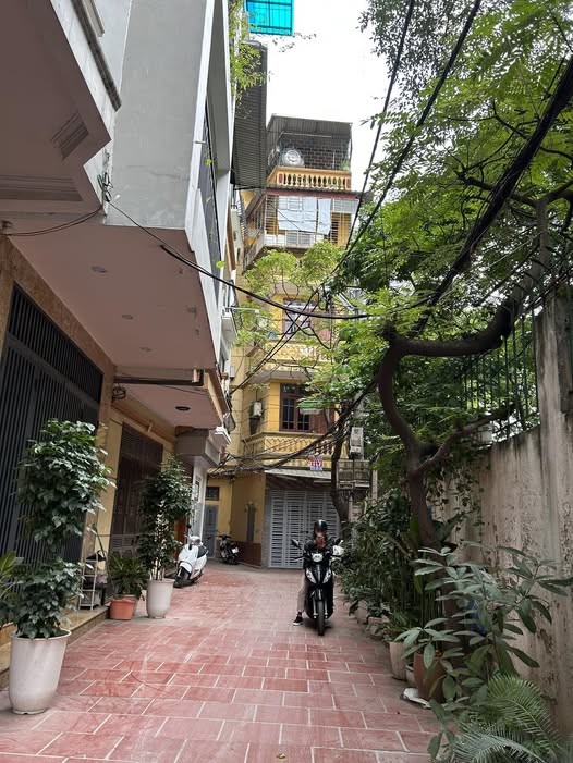 Nhà 4 tầng Tân Mai 68m² giá 11.4 tỷ - Mặt tiền đẹp, gần công viên