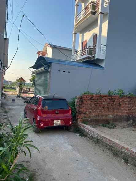 Nhà 3 tầng 97,5m² tại Quang Minh, Mê Linh - Giá chỉ 3,9 tỷ - Sẵn sàng ở ngay!