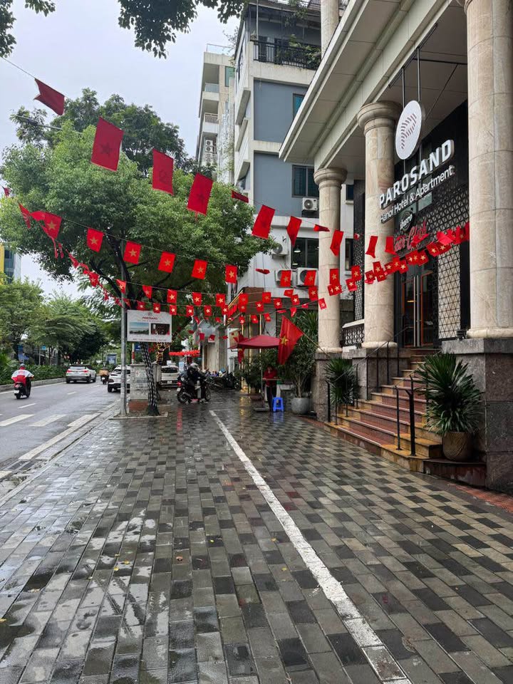 Đất mặt phố Lạc Long Quân, Tây Hồ 180m² giá 130 tỷ - Đầu tư sinh lời ngay!