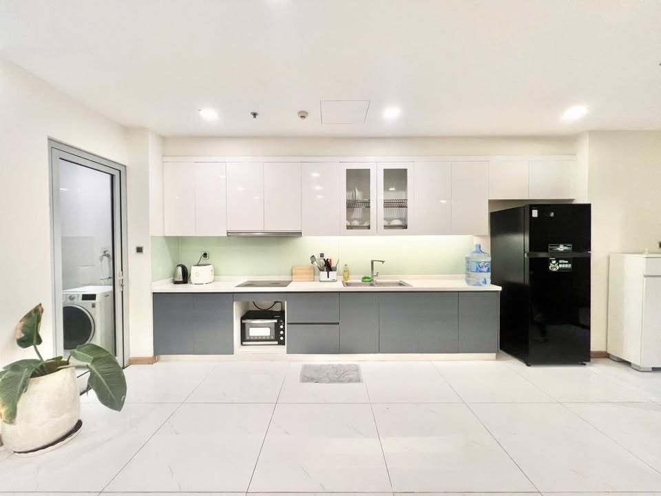 Căn hộ Vinhomes Central Park quận Bình Thạnh 90m² giá 11.2 tỷ - Full nội thất, view sông tuyệt đẹp!