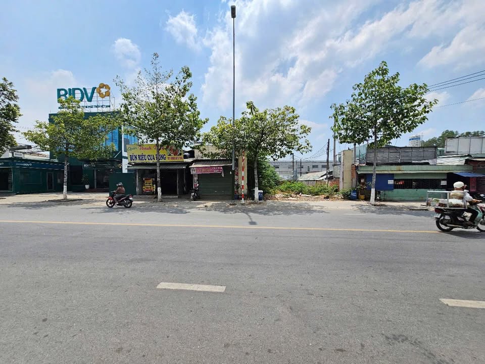 Đất nền Tân Đông Hiệp, Dĩ An 238.6m² giá 15 tỷ - Kinh doanh sầm uất!