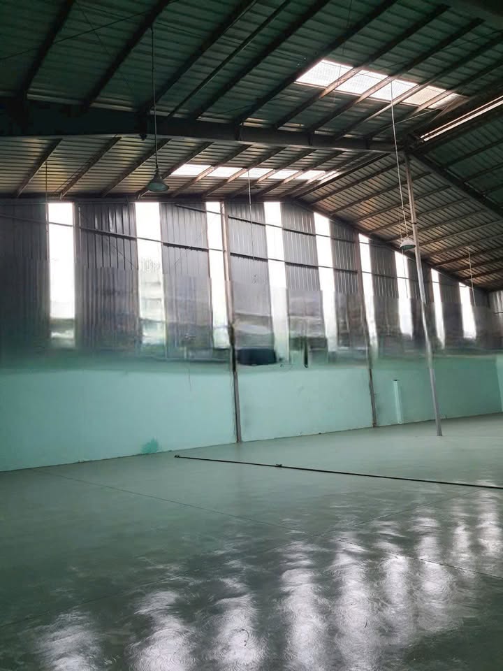 Nhà xưởng 3300m² KCN Đức Hòa giá 32 tỷ - Sẵn sàng đầu tư ngay!