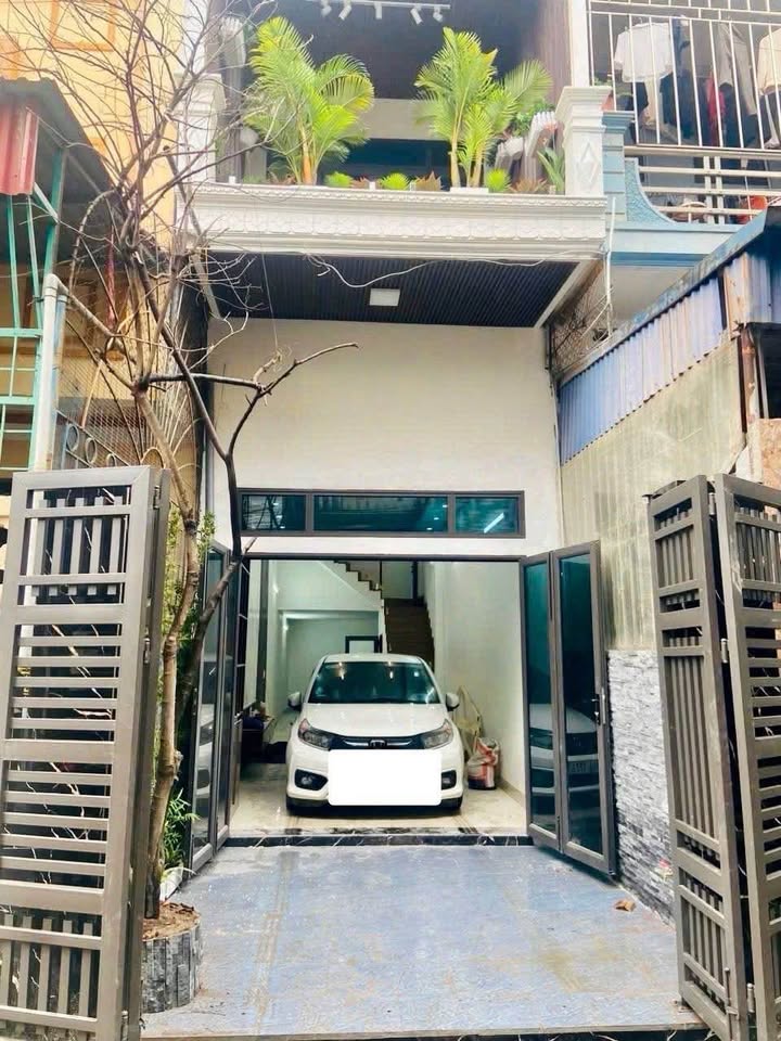 Nhà 3 tầng mặt ngõ Giải Phóng, Nam Định 54m² giá 2.7 tỷ - Ô tô đỗ cửa 24/24!