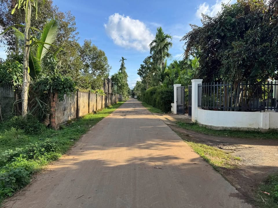 Đất nền Cư Kuin Đắk Lắk 270m² giá 2.7 tỷ - Mặt tiền đường quy hoạch 14m