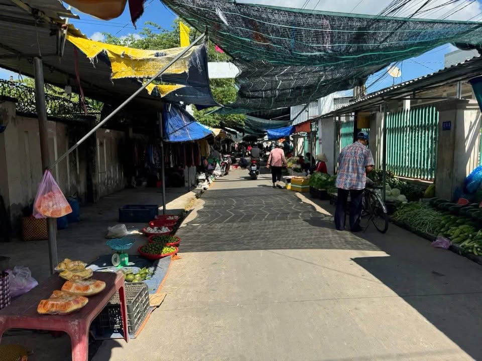 Mặt tiền chợ Tam Phước, Châu Thành, Bến Tre 247m² giá 2.4 tỷ - Cơ hội đầu tư tuyệt vời!