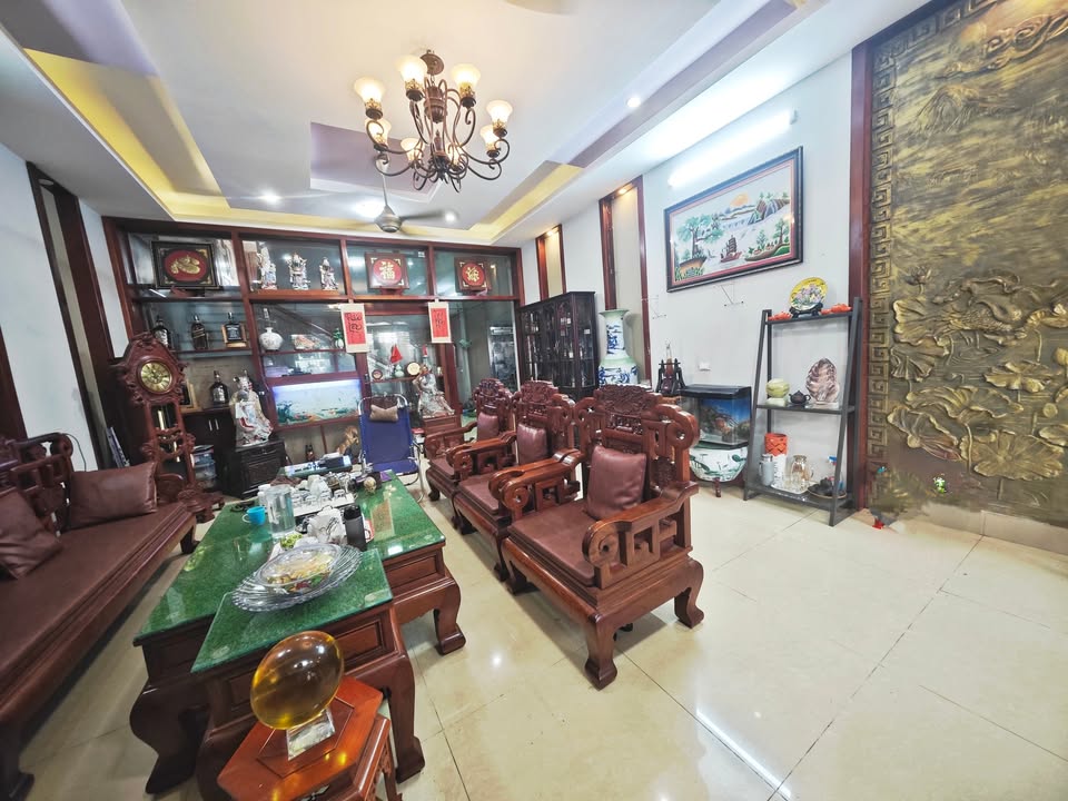 Nhà 4 tầng 2 mặt tiền phường Bắc Giang, TP Bắc Ninh, 142m² giá 7 tỷ - Kinh doanh thuận lợi!