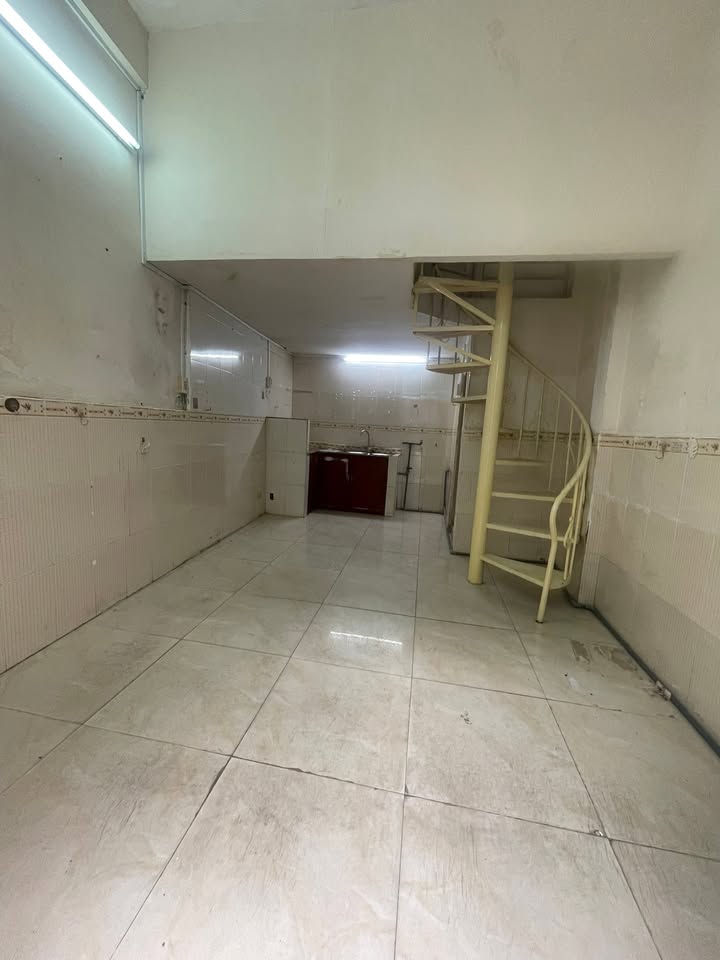 Nhà nguyên căn cho thuê hẻm ba gác Ni Sư Huỳnh Liên, phường 10, quận Tân Bình - Giá chỉ 5.5 triệu!