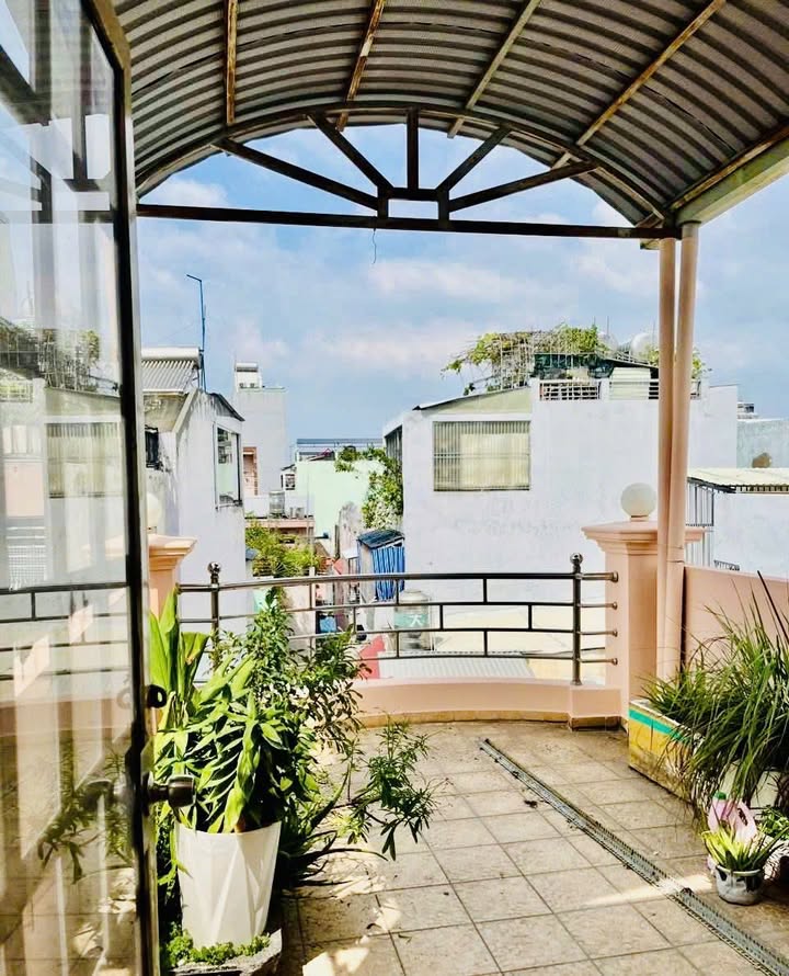 Nhà nguyên căn Bạch Đằng, Bình Thạnh 45m² giá 11 triệu - Thích hợp cho gia đình và văn phòng nhỏ!