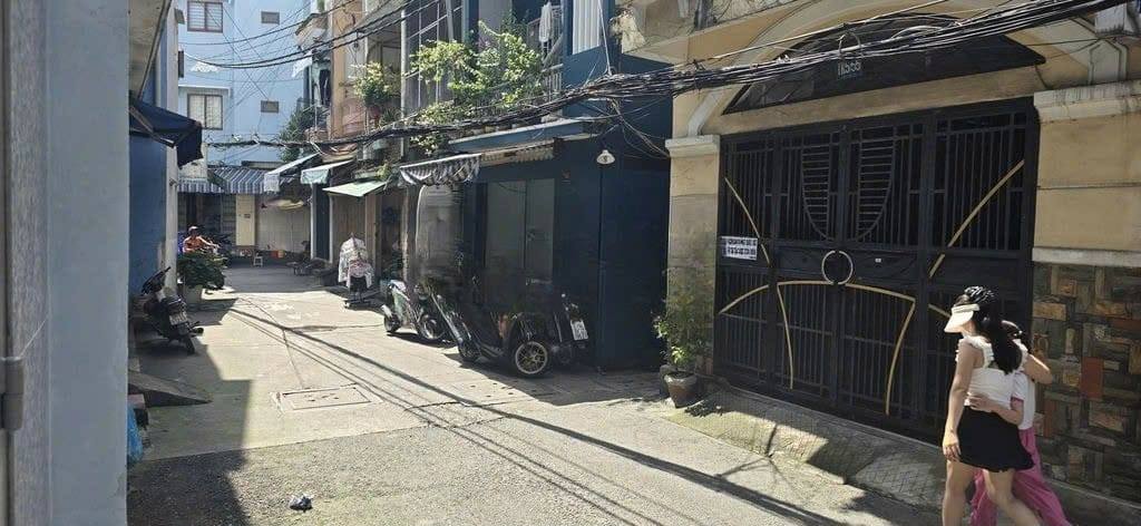 Mặt bằng kinh doanh cho thuê tại quận 1, diện tích 32m² chỉ 8.5 triệu/tháng - Cơ hội vàng cho doanh nghiệp!