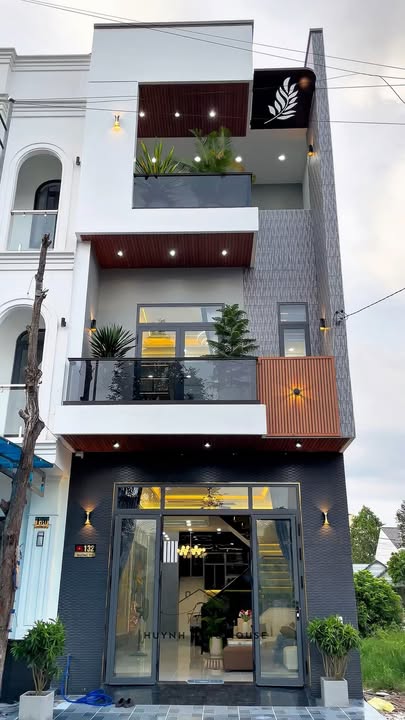 Nhà 1 trệt 2 lầu Cái Răng 80m² giá 6.1 tỷ - Nội thất cao cấp, hiện đại!