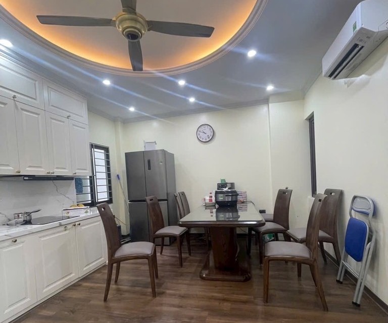 Đất kinh doanh 50m² tại Trung Kính, Cầu Giấy - Giá 9.2 tỷ, ô tô vào cửa!