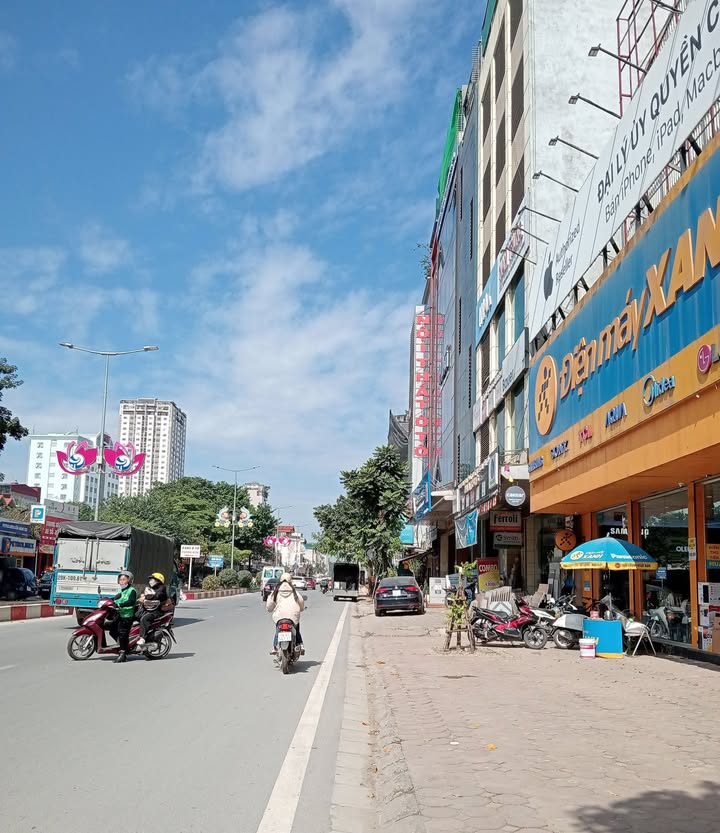 Bán nhà mặt đường Vạn Phúc, Hà Đông 80m² giá 40 tỷ - Đầu tư sinh lời ngay!