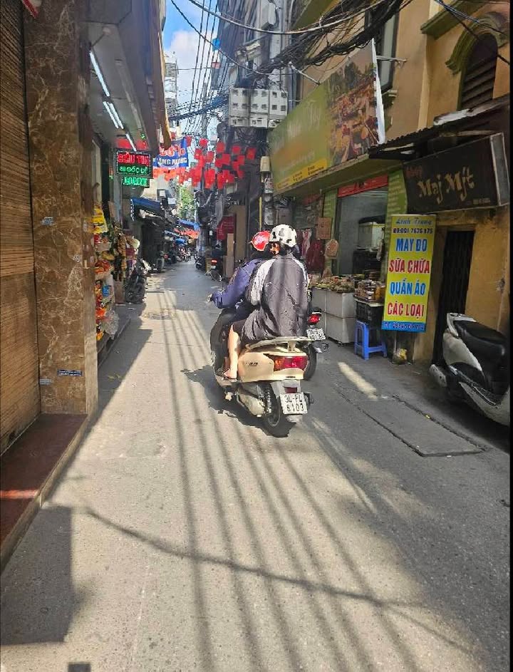 Cho thuê mặt bằng kinh doanh mặt tiền 7m, Đống Đa, 70m² - Vị trí đắc địa, sầm uất!