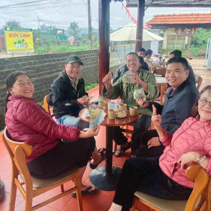 Đất nền Phú Xuân 270m² giá 900 triệu - Khu dân cư đông đúc, tiện ích đầy đủ!