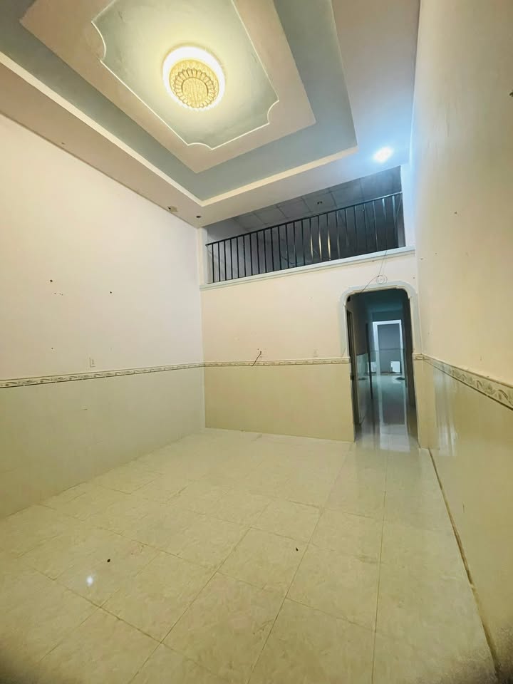 Nhà nguyên căn cho thuê Hẻm 1211 Tân Xuân 2PN giá 3.5 triệu - Gần trung tâm Đồng Xoài!