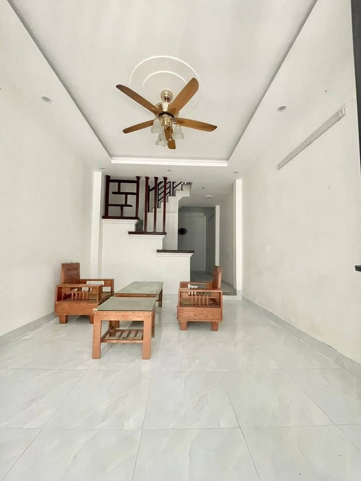 Nhà 3 tầng mặt ngõ đường Bái, Lộc Vượng 50m² giá 2 tỷ - Tiện nghi và thoáng đãng!