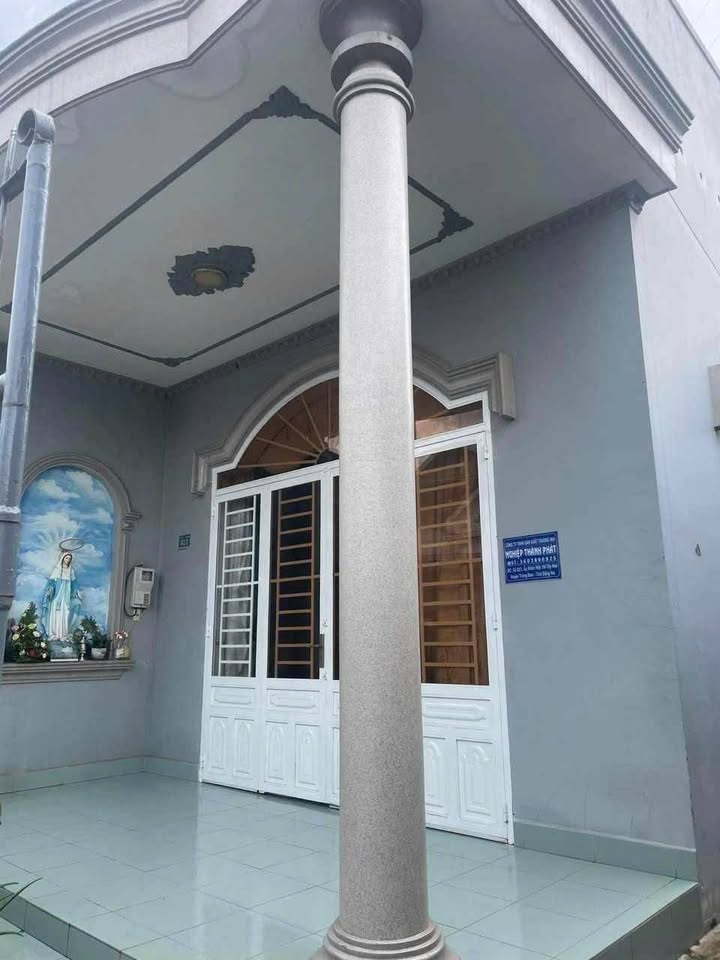 Nhà bán Trảng Bom 156m² giá 2 tỷ - Gần chợ, tiện ích đầy đủ!