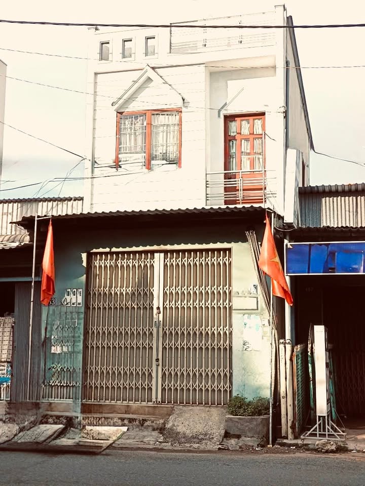 Nhà mặt tiền Tôn Đức Thắng, Châu Đốc 40m² giá 2.3 tỷ - Thích hợp kinh doanh!