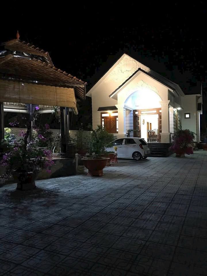 Biệt thự vườn 3600m² mặt tiền nhựa - Tiền Giang, giá 11.98 tỷ, sẵn sàng ở ngay!