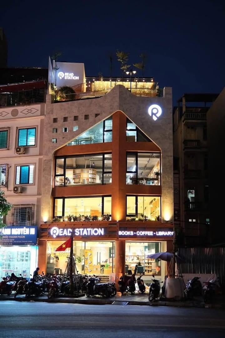 Nhà mặt phố Nguyễn Thị Định, Cầu Giấy 200m² cho thuê - Vị trí kinh doanh đắc địa!