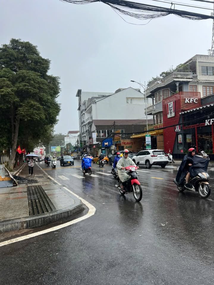 Cho thuê mặt bằng 2 lầu hẻm 265 Bùi Thị Xuân 171m² giá 20 triệu - Vị trí đắc địa tại Đà Lạt!