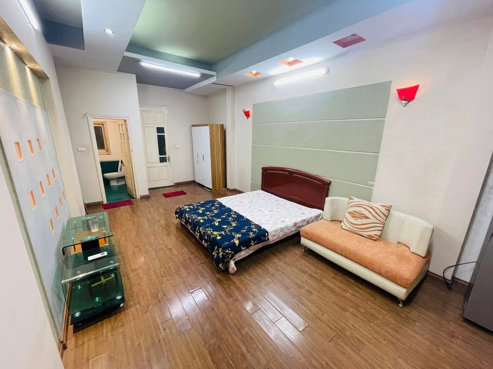 Phòng cho thuê ngõ 5 Hoàng Quốc Việt 35m² - Chính chủ, thoáng mát, đầy đủ tiện nghi!