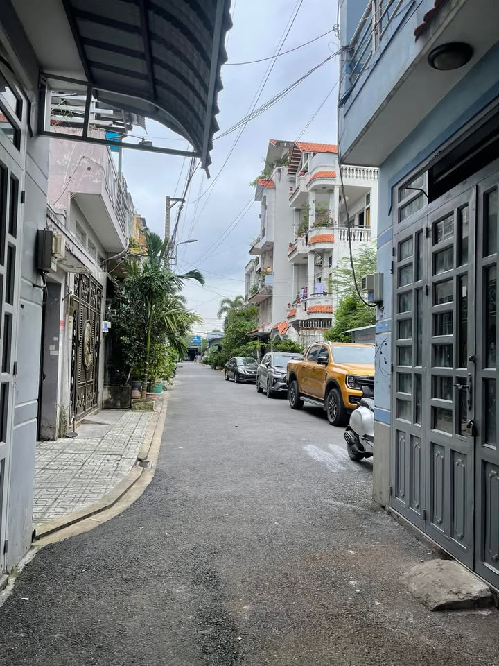 Nhà phố Thới An, Quận 12, 24.7m² giá 1.55 tỷ - Gần công viên xanh mát!