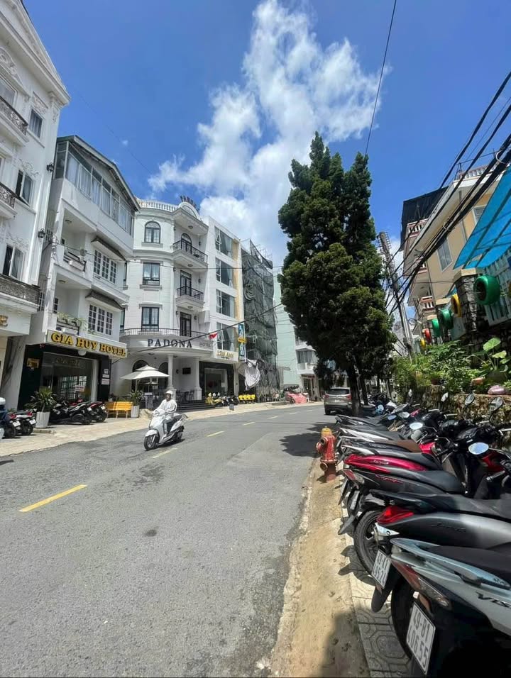 Khách sạn 50 phòng mặt tiền Nam Kỳ Khởi Nghĩa, Đà Lạt 258m² giá 65 tỷ - Kinh doanh sinh lời ngay!