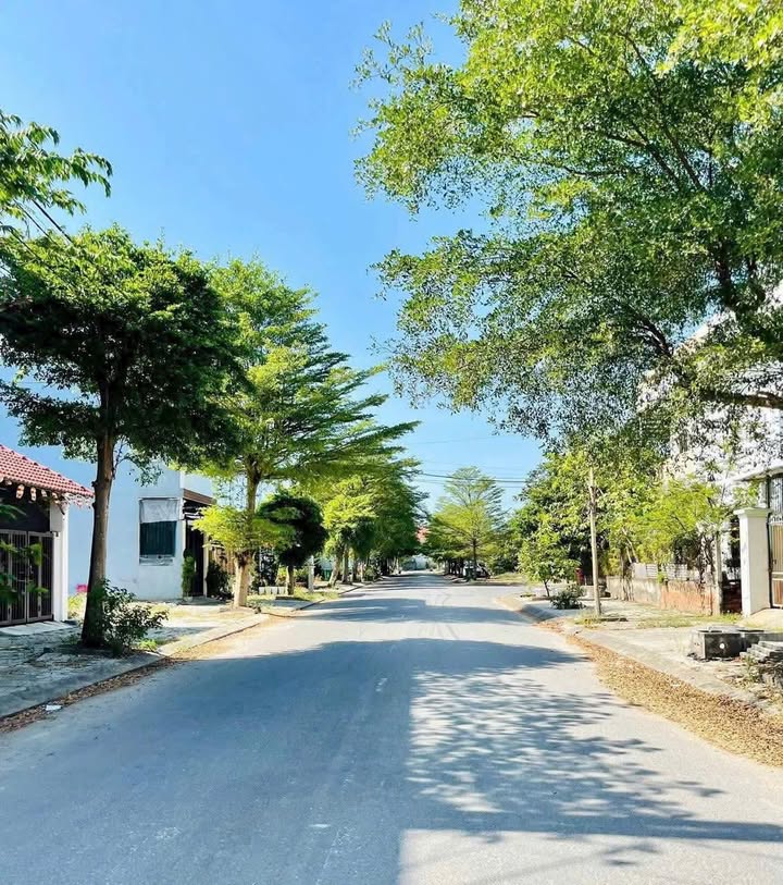 Đất nền Khu đô thị An Phú Quý, Điện Ngọc 90m² giá 2.8 tỷ - Đối diện công viên