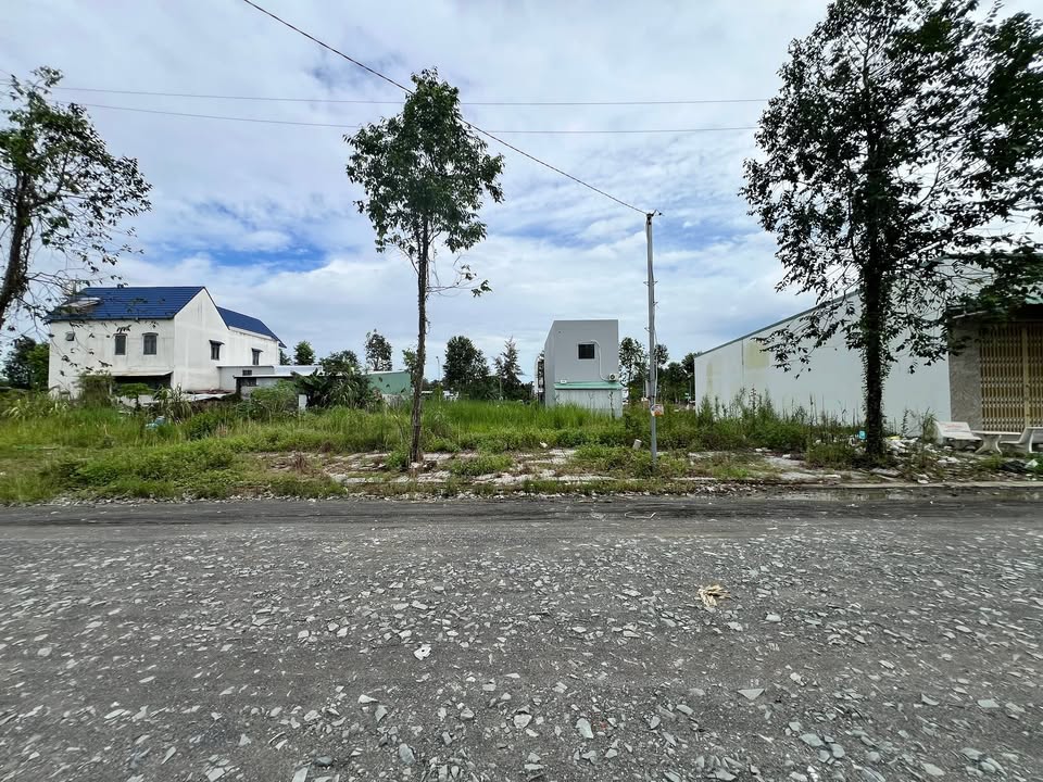 Đất nền 90m² đường D4 KDC Hồng Loan 6A - Giá chỉ 2.65 tỷ, pháp lý rõ ràng!