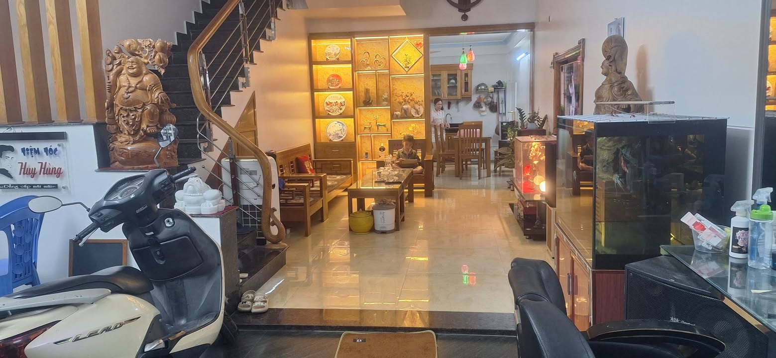 Nhà 3 tầng Hàng Cau, Nam Ngạn 75m² giá 5 tỷ - Cơ hội hiếm có cho bạn!