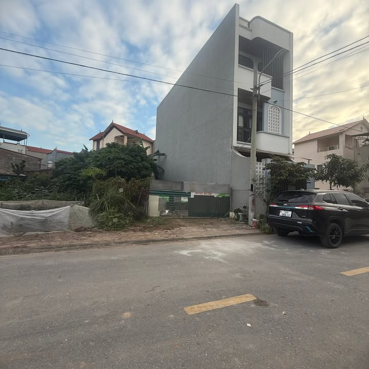 Bán đất Đặng Xá, Gia Lâm 68.8m² giá 7.1 tỷ - Đường ô tô đánh võng, vị trí đẹp!