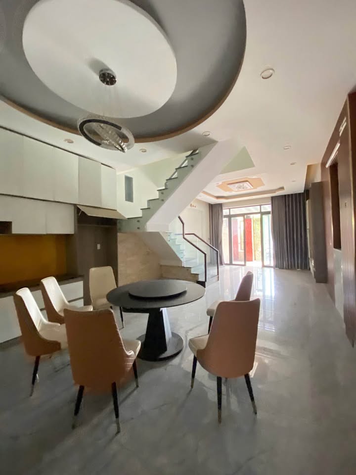 Nhà phố Trảng Dài, Biên Hòa 100m² giá 3.9 tỷ - Mặt tiền đường Liên Phường!