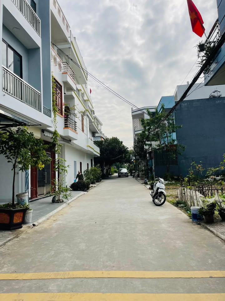 Nhà 4 tầng phường Vũ Phúc, Thái Bình 45m² giá 3.15 tỷ - Ô tô đỗ cửa, tiện ích đầy đủ!