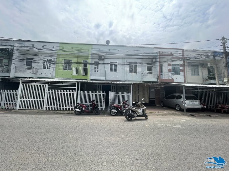 Nhà 1 trệt 1 lầu tại Vĩnh Quang, Rạch Giá, 94m² giá 2.3 tỷ - Đầu tư sinh lời ngay!