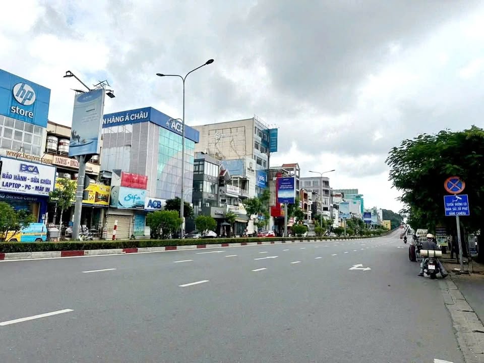 Mặt tiền FrontHouse Cộng Hòa 120m² giá 31 tỷ - Vị trí đắc địa, công năng tối ưu!