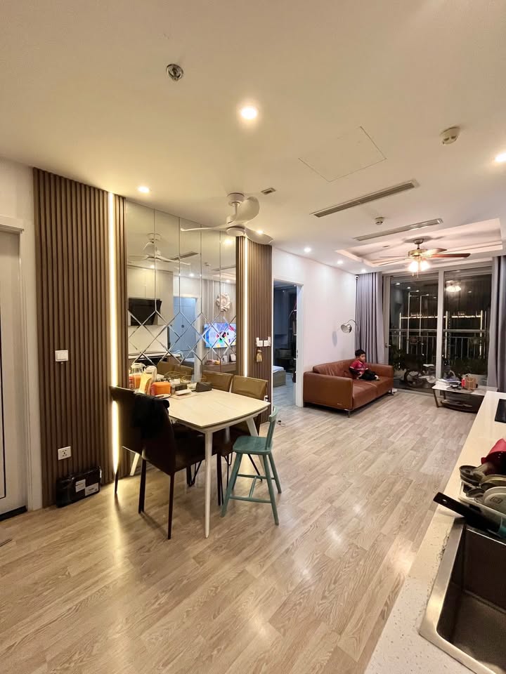 Căn hộ A2 Vin Gardenia, Cầu Diễn, 81.2m² giá 9 tỷ - Ban công Đông Bắc view đẹp!